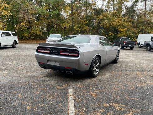 Used 2016 Dodge Challenger SXT Plus image 5
