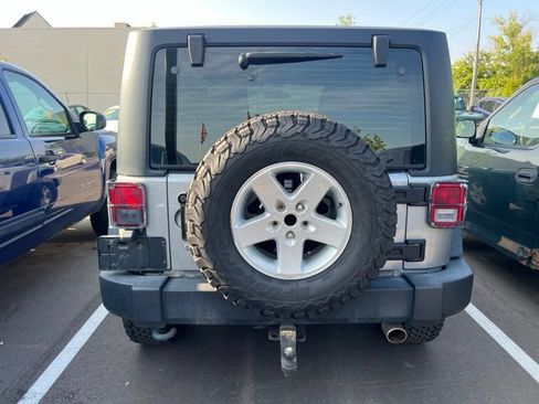 Used 2016 Jeep Wrangler Sport w/ Mopar Black Appearance Group AWD/4WD image 5