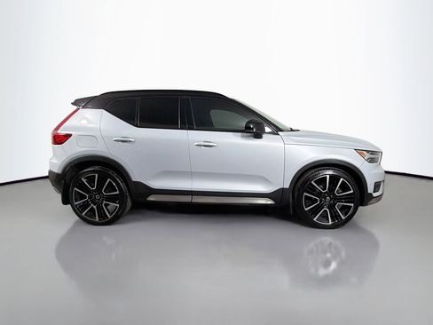 Used 2022 Volvo XC40 T5 R-Design w/ Advanced Package AWD/4WD image 5