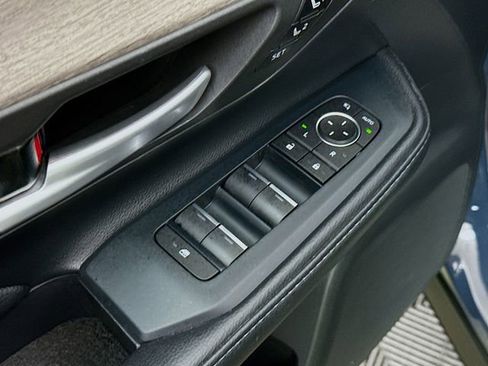 Used 2024 Toyota Grand Highlander Limited image 18