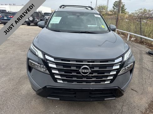 Certified 2025 Nissan Rogue Platinum image 2