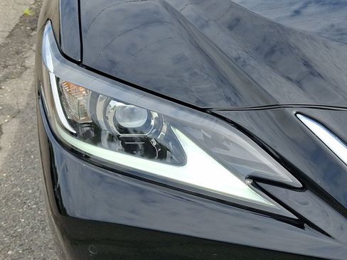 Used 2022 Lexus ES 250 w/ Premium Package AWD/4WD image 28