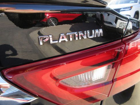 Used 2016 Nissan Maxima Platinum image 9