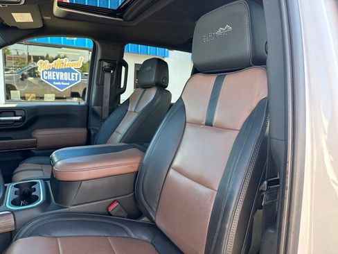 Used 2023 Chevrolet Silverado 2500 High Country w/ Z71 Off-Road Package AWD/4WD image 32