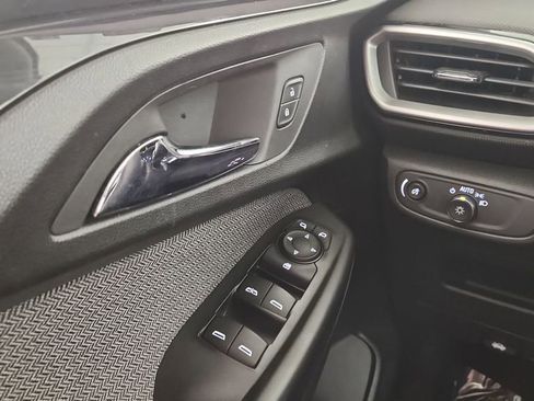 Used 2021 Chevrolet TrailBlazer LS image 14