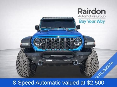 Used 2024 Jeep Gladiator Rubicon w/ Convenience Group AWD/4WD image 2