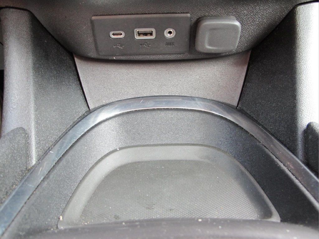 Used 2025 Chevrolet Malibu LT FWD image 14