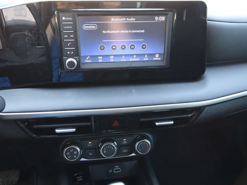 Used 2025 Nissan Kicks S AWD/4WD image 6