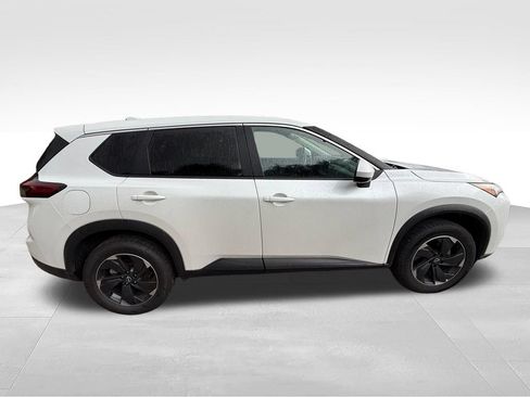 Used 2024 Nissan Rogue SV AWD/4WD image 7