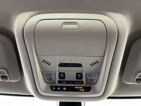 Used 2021 GMC Acadia Denali w/ Denali Ultimate Package image 38