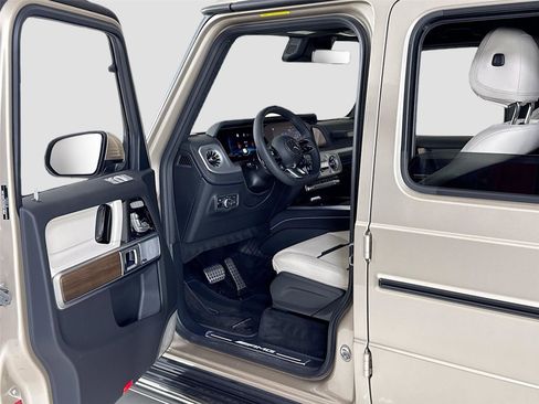 Used 2026 Mercedes-Benz G 63 AMG 4MATIC image 12