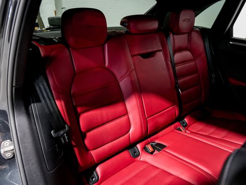 Used 2021 Porsche Macan GTS image 32