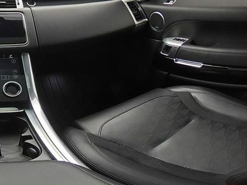Used 2022 Land Rover Range Rover Sport SVR image 19