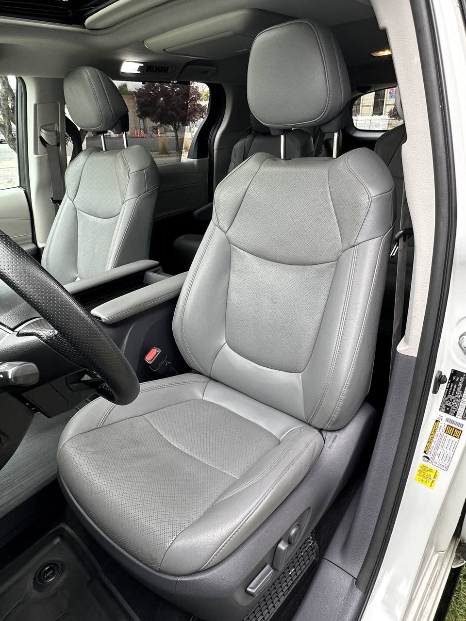 Used 2021 Toyota Sienna Limited AWD/4WD image 18