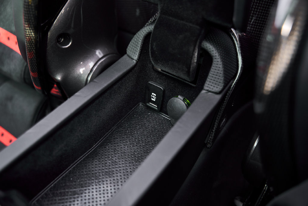 Used 2022 Ferrari SF90 Spider AWD/4WD image 60