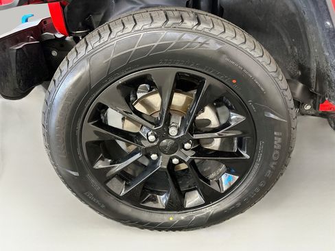Used 2023 Jeep Wrangler Unlimited Sahara AWD/4WD image 34