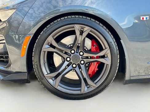 Used 2019 Chevrolet Camaro SS image 31