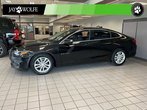 Used 2018 Chevrolet Malibu LT FWD image 3