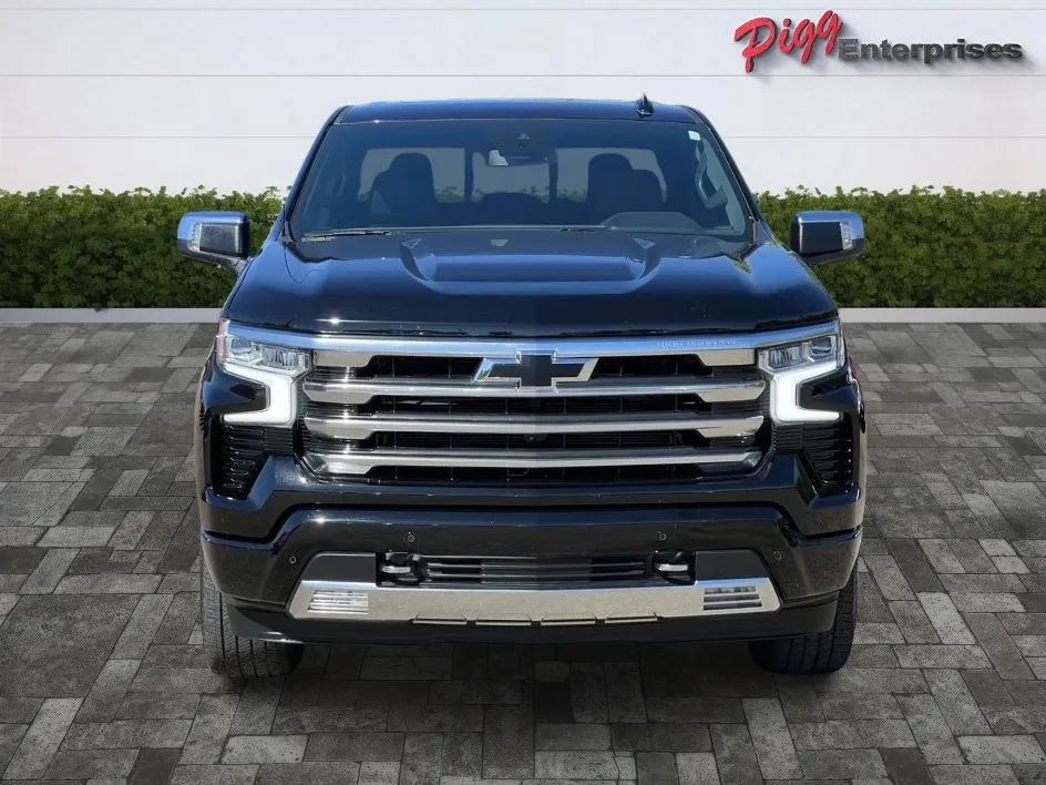 Used 2023 Chevrolet Silverado 1500 High Country w/ High Country Premium Package AWD/4WD image 4