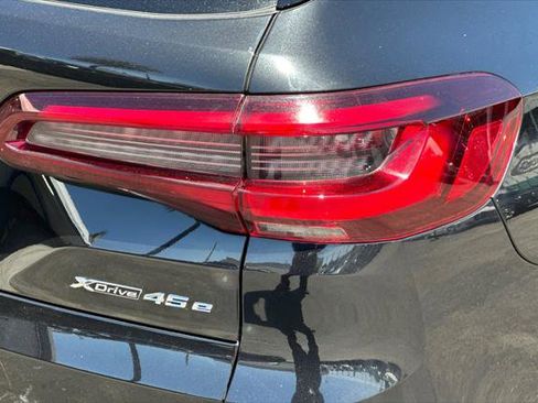Used 2023 BMW X5 xDrive45e w/ Climate Comfort Package image 27