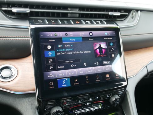 Used 2023 Jeep Grand Cherokee L Summit image 28