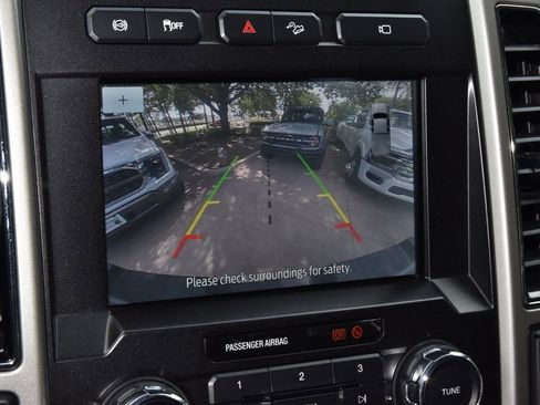 Used 2021 Ford F250 Lariat w/ Lariat Ultimate Package AWD/4WD image 28