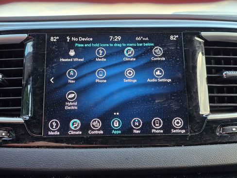 Used 2020 Chrysler Pacifica Touring-L w/ S Appearance Package FWD image 15