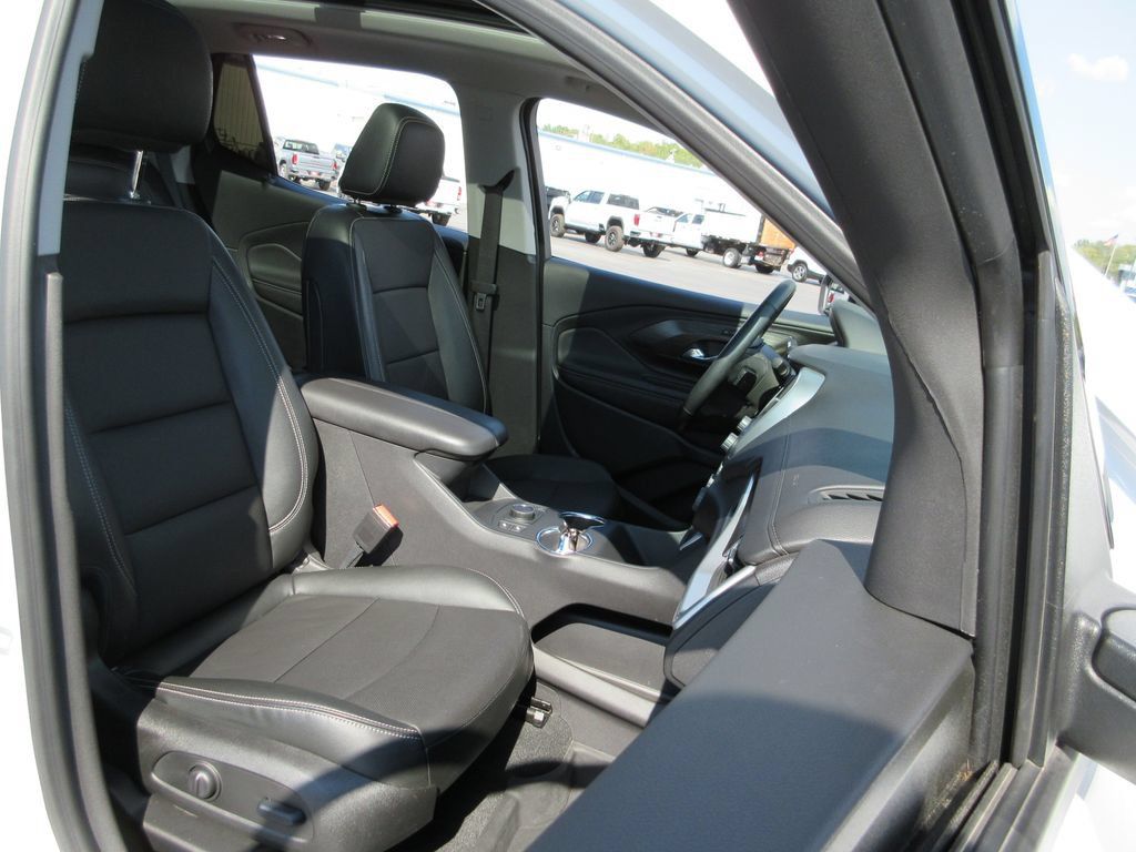 Certified 2024 GMC Terrain SLT w/ Elevation Edition AWD/4WD image 22