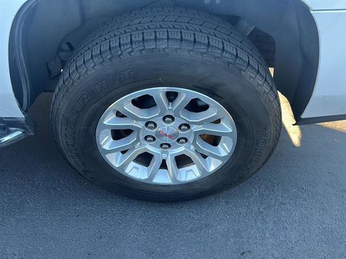 Used 2018 GMC Yukon SLT image 8