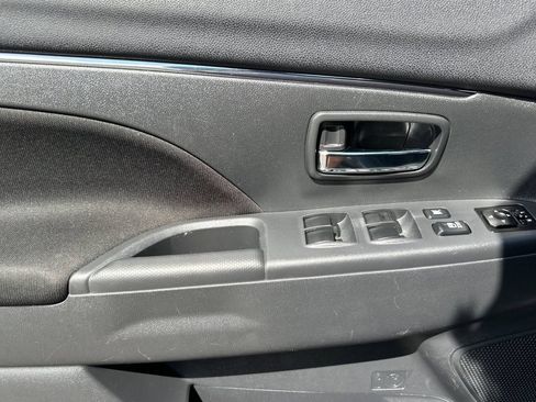 Used 2025 Mitsubishi Outlander Sport ES AWD/4WD image 11