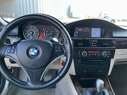 Used 2009 BMW 335i Convertible w/ Premium Pkg image 31