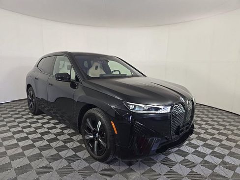 Used 2024 BMW iX xDrive50 w/ Premium Package AWD/4WD image 3