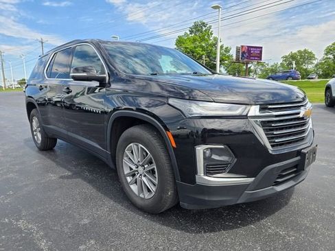 Used 2023 Chevrolet Traverse LT AWD/4WD image 3