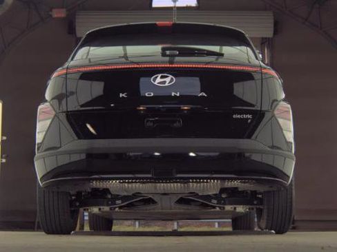 Certified 2024 Hyundai Kona SE FWD image 6