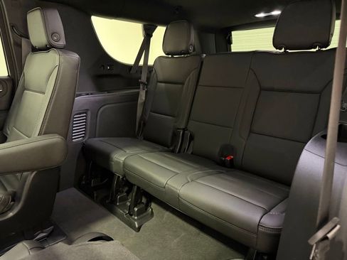 Used 2024 GMC Yukon XL Denali AWD/4WD image 28
