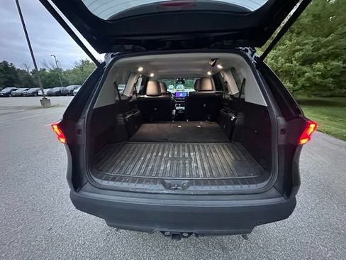 Used 2024 Toyota Grand Highlander AWD image 10
