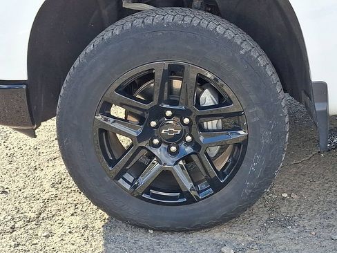 Used 2023 Chevrolet Silverado 1500 LT Trail Boss w/ LT Trail Boss Premium Package AWD/4WD image 32