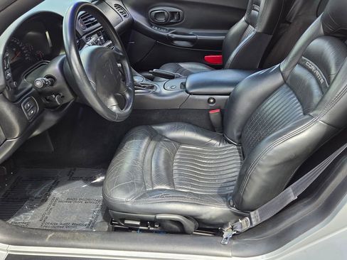 Used 1999 Chevrolet Corvette Coupe w/ Memory Pkg RWD image 9