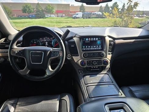 Used 2019 GMC Yukon XL Denali w/ Denali Ultimate Package AWD/4WD image 8