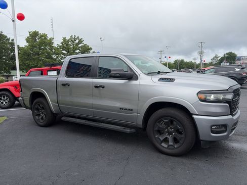 Used 2025 RAM 1500 Big Horn AWD/4WD image 3