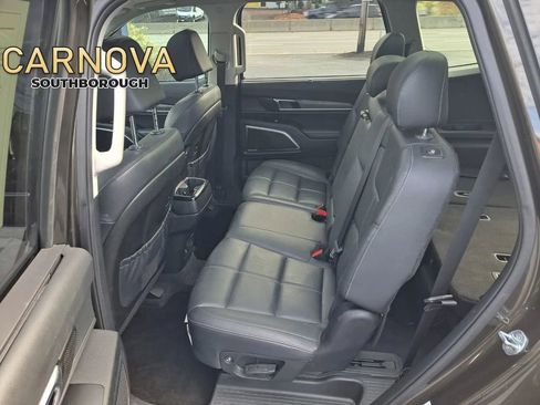 Used 2022 Kia Telluride SX image 11
