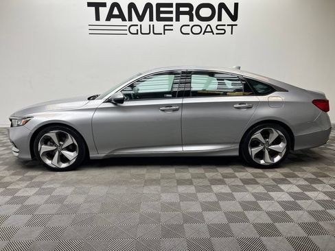 Used 2018 Honda Accord Touring image 6