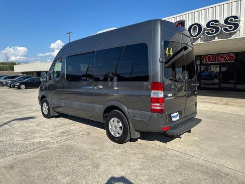 Used 2018 Mercedes-Benz Sprinter 2500 image 6