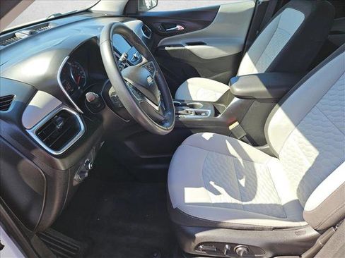 Used 2019 Chevrolet Equinox LT w/ Driver Convenience Package image 11