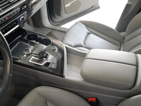 Used 2018 Audi Q7 3.0T Prestige AWD/4WD image 22
