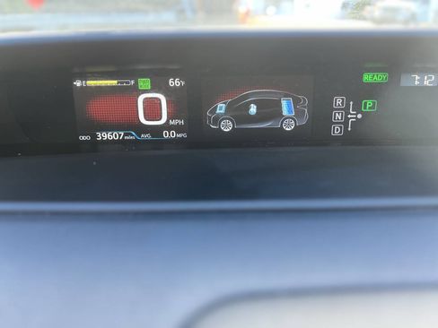 Used 2016 Toyota Prius Four Touring FWD image 18