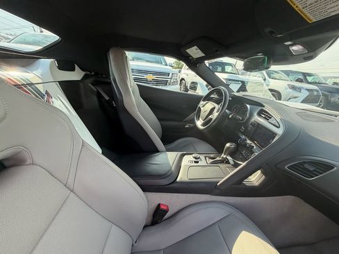Used 2016 Chevrolet Corvette Stingray Convertible RWD image 15