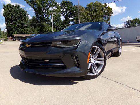 Used 2017 Chevrolet Camaro LT RWD image 8