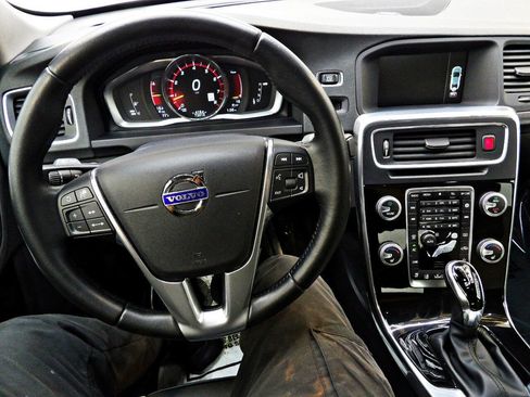 Used 2016 Volvo S60 T5 Cross Country Platinum AWD/4WD image 17