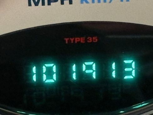 Used 2004 Jeep Liberty Limited w/ Security Group image 15